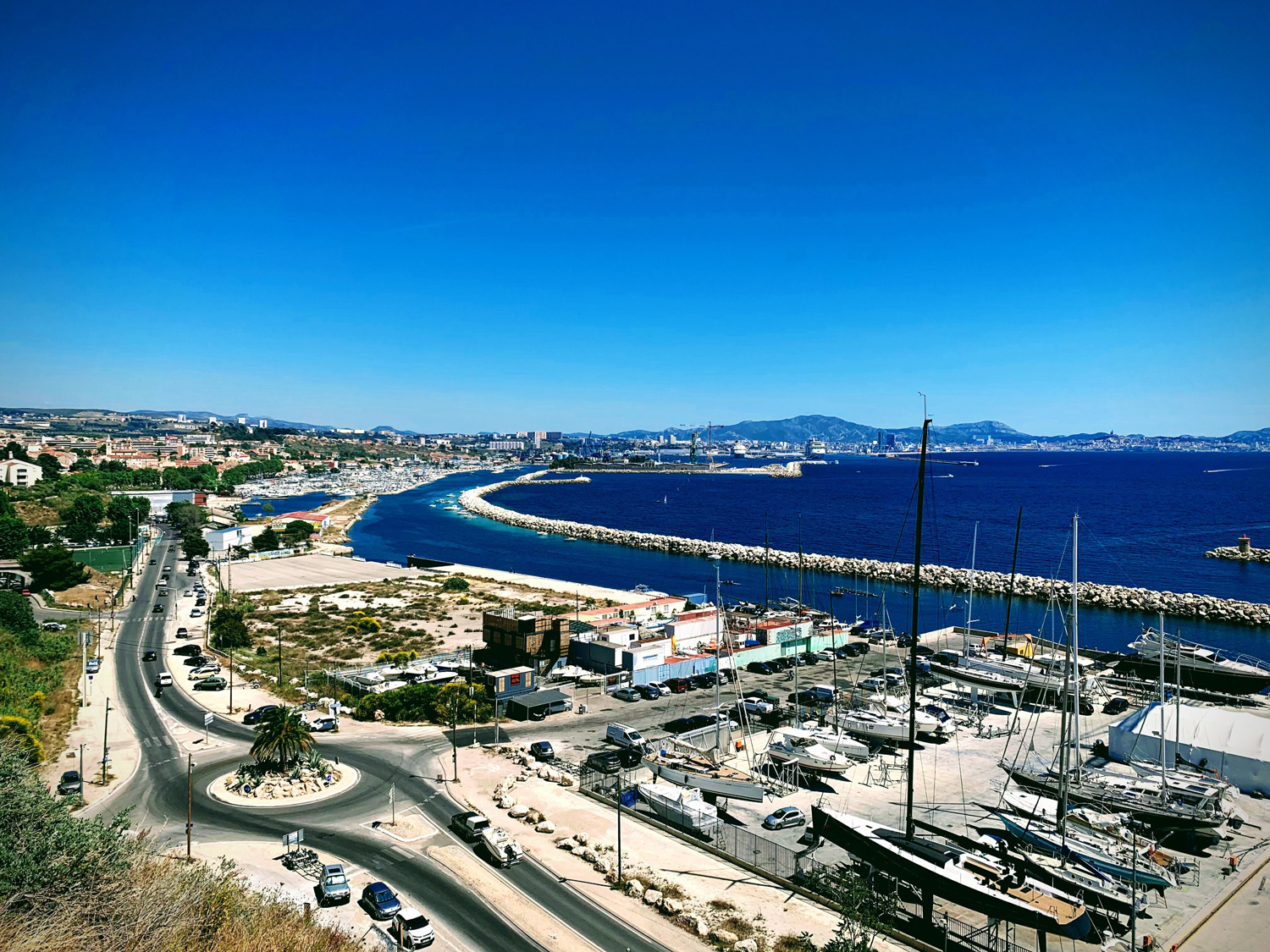 Vue sur l'Estaque et la rade de Marseille