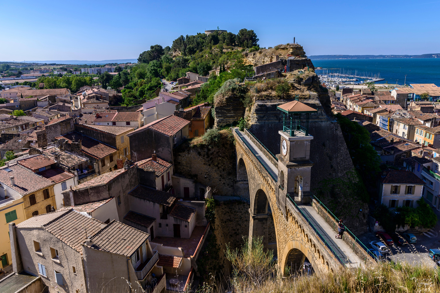 Saint-Chamas, village provençal sur l'étang de Berre